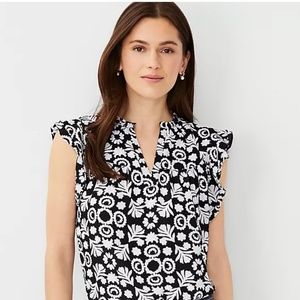 Geo Mixed Media Ruffle Sleeve Split Neck Top XL